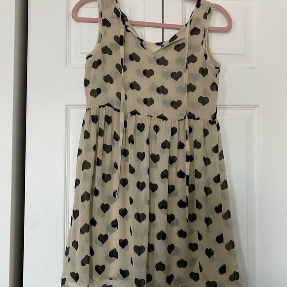 BeBop Women's Tunic with Black Heart Pattern - Picture 2 of 3